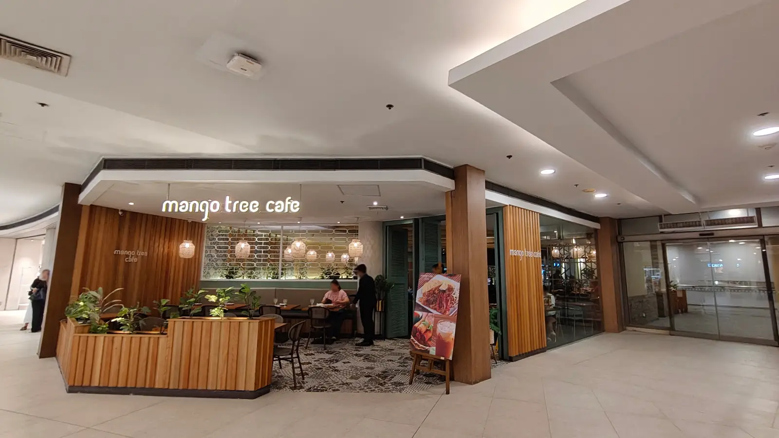 MANGO TREE in TriNoma